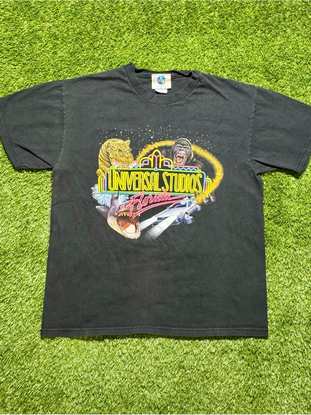 Vintage 90’s Universal Studios Florida Graphic T-Shirt Large Jaws King Kong